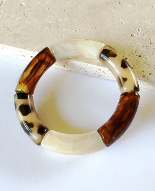 bracelet-plastique-perle-acrylique-leopard-beige
