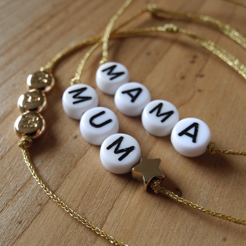 bracelet-maman-perles-gravées-loup-dune